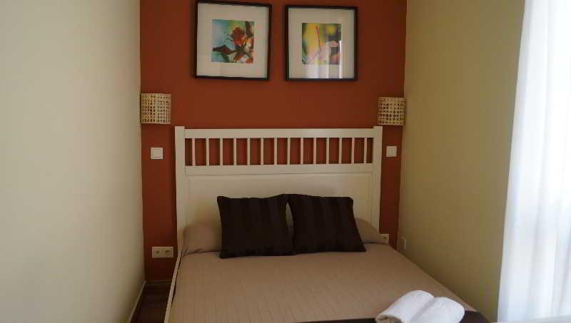 Apartamento Tirso De Molina Madrid Bagian luar foto