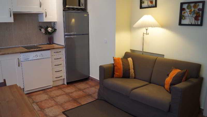 Apartamento Tirso De Molina Madrid Bagian luar foto