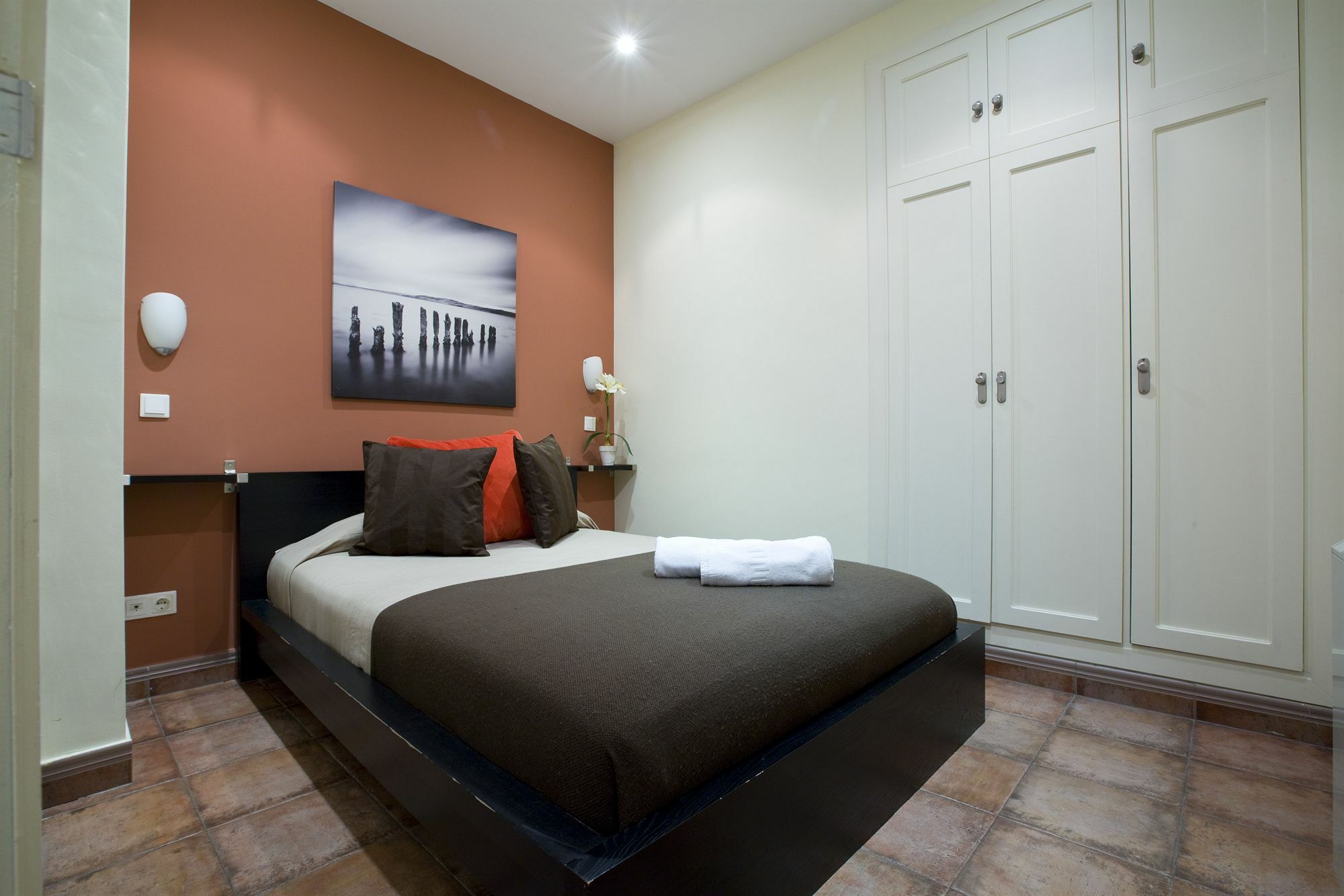 Apartamento Tirso De Molina Madrid Bagian luar foto