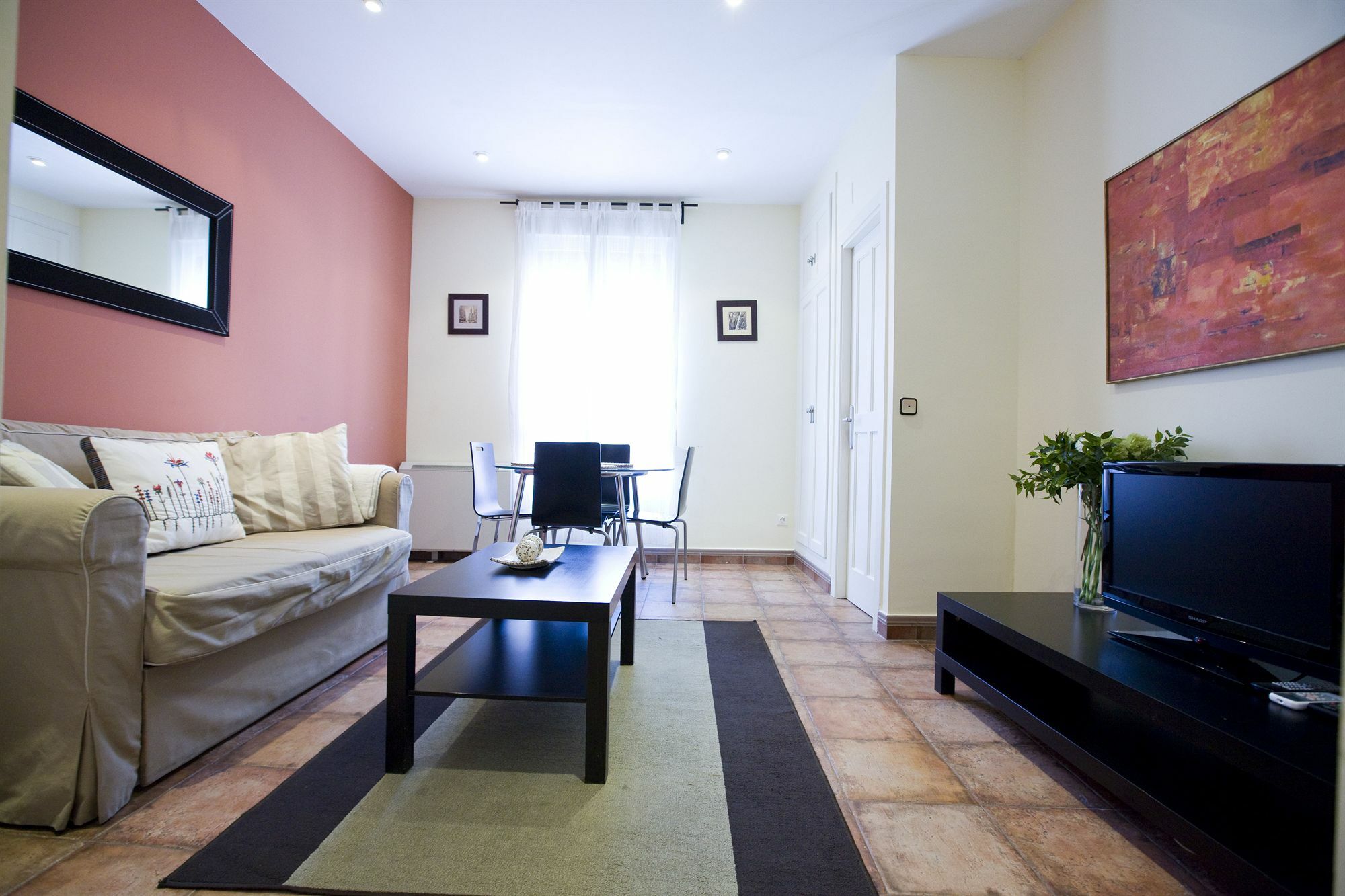 Apartamento Tirso De Molina Madrid Bagian luar foto